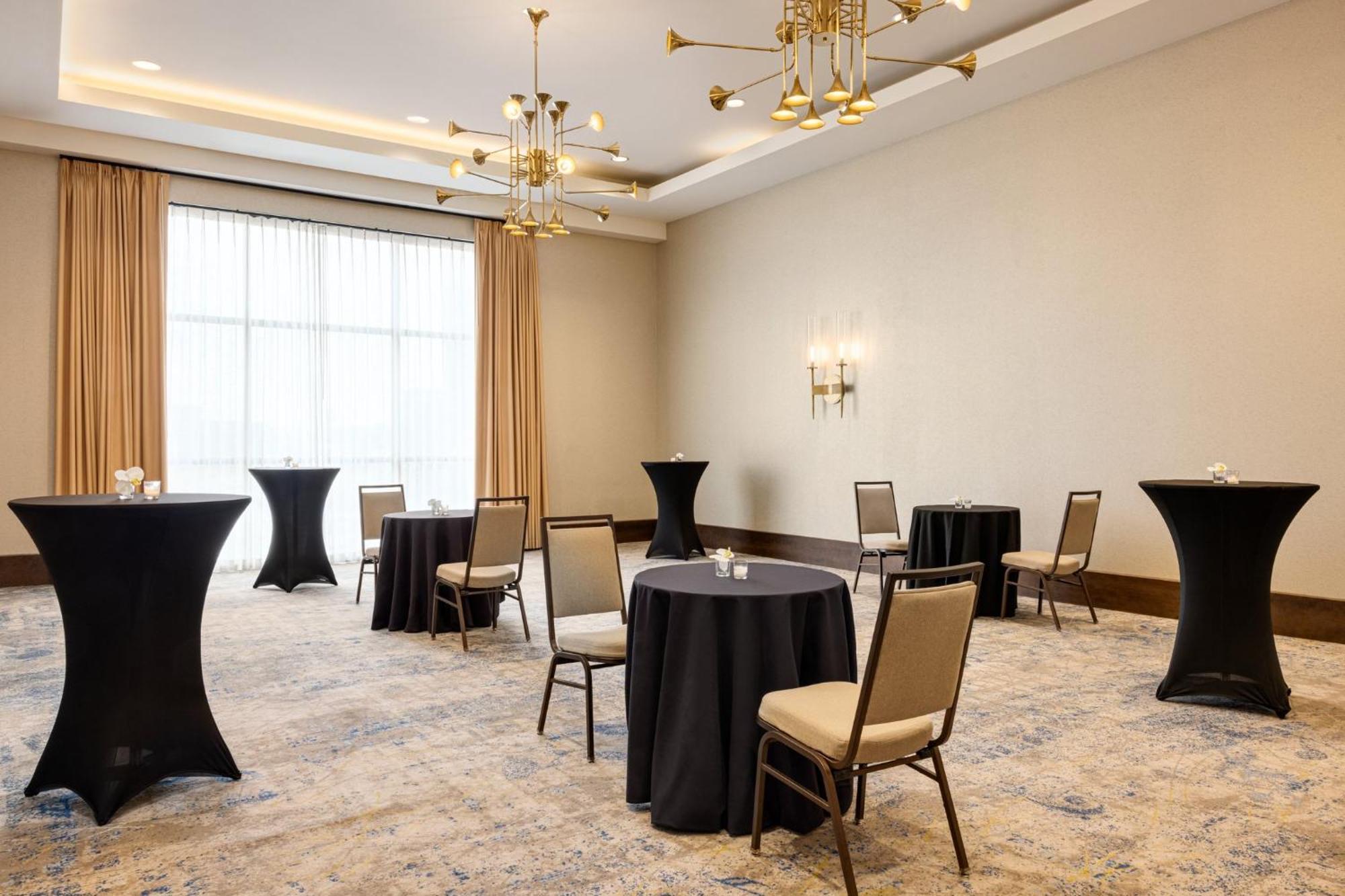 Holiday Inn & Suites Nashville Downtown Broadway Экстерьер фото